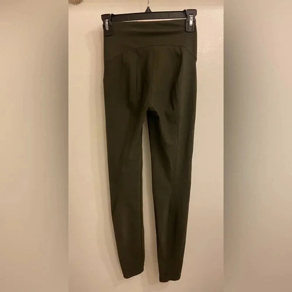 Lululemon Here to There High-Rise 7/8 Pant Olive Green Size 2 - Picture 5 of 8